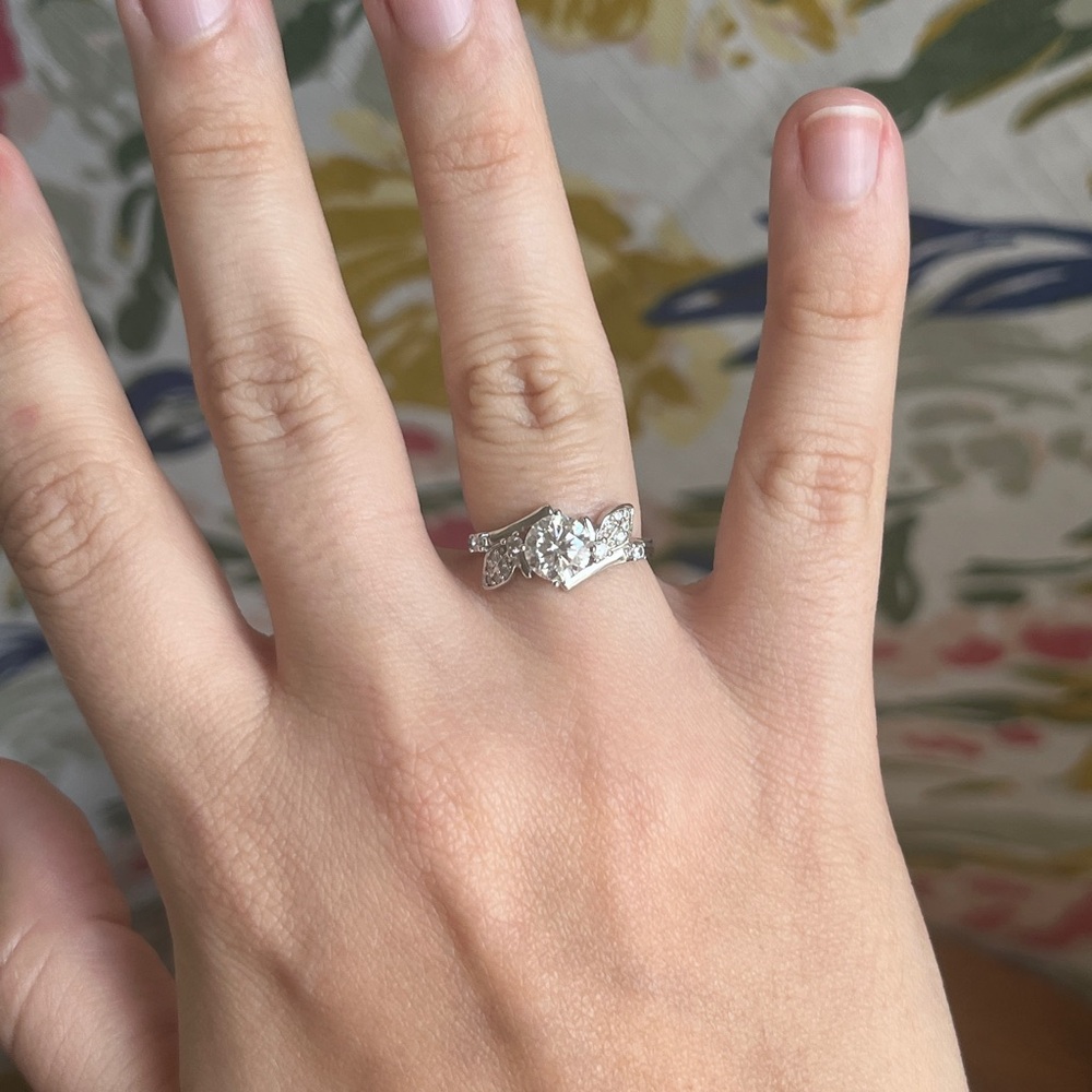 1 carat Moissanite diamond ring leaf band Sterling silver 925 adjustable size